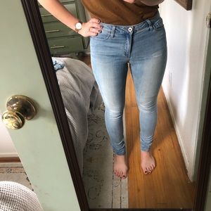 Makers If True Originals Mid-Rise Light Blue Skinny Jeans